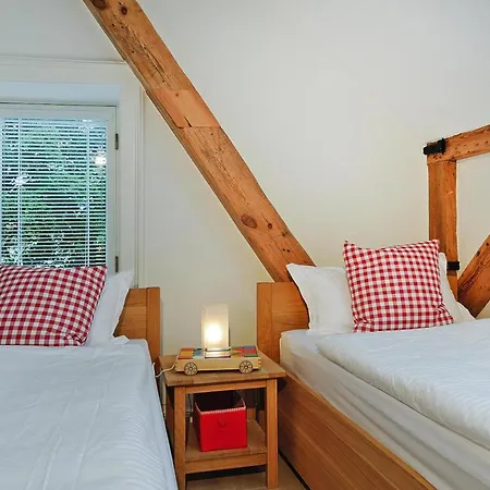 Gutshaus In Garz, Cleaning Included 펜션 Zicker